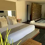 609 فندق نيم
